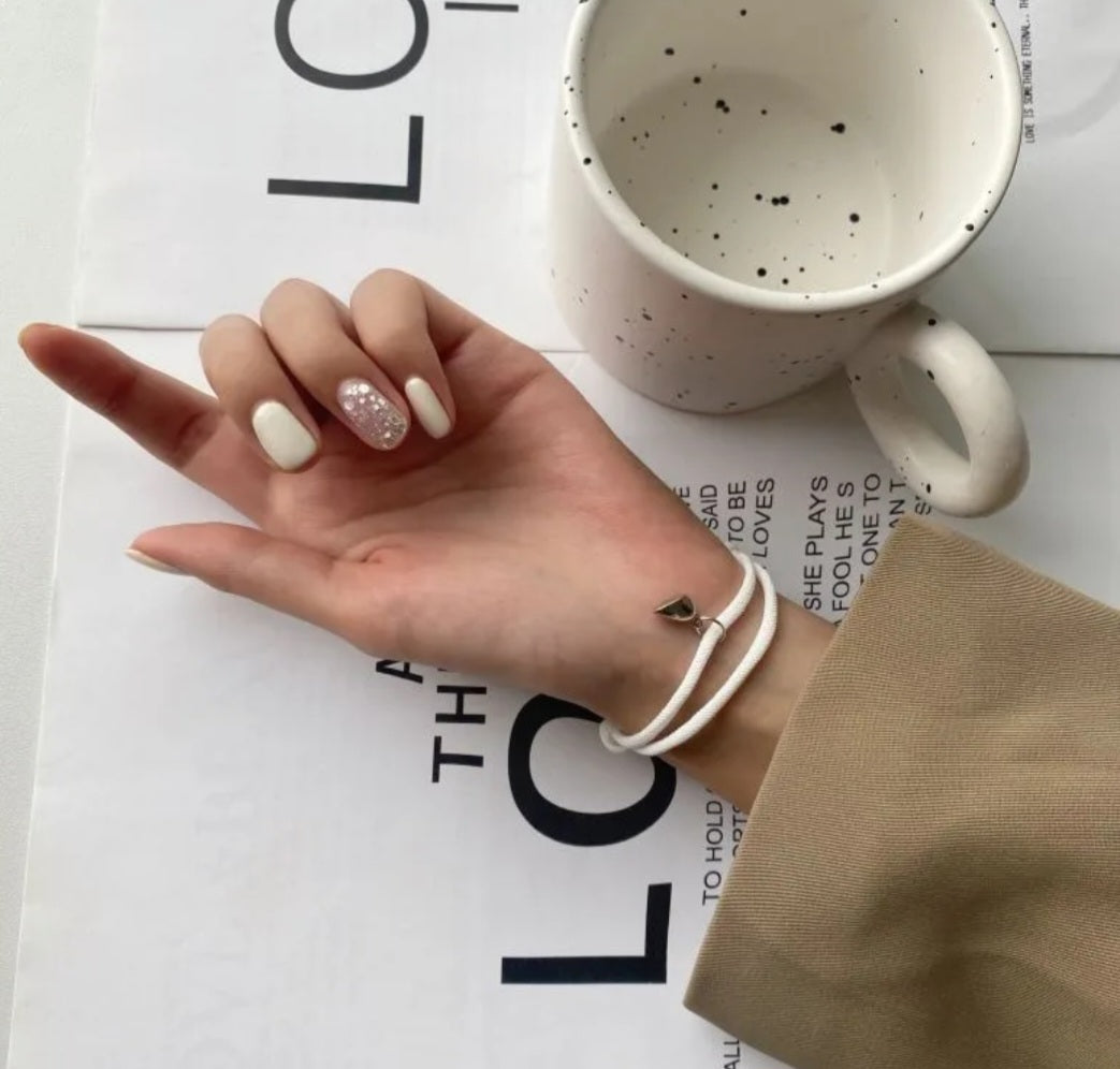 Magnetiskt Pararmband – Kärlek på Distans